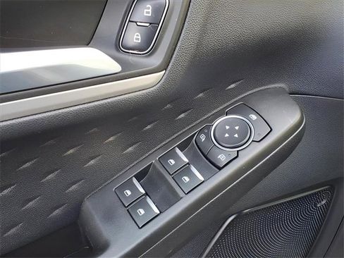 Used 2020 Ford Escape SE image 15