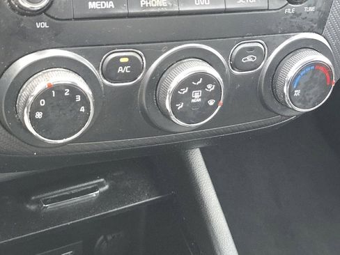 Used 2018 Kia Forte S image 31