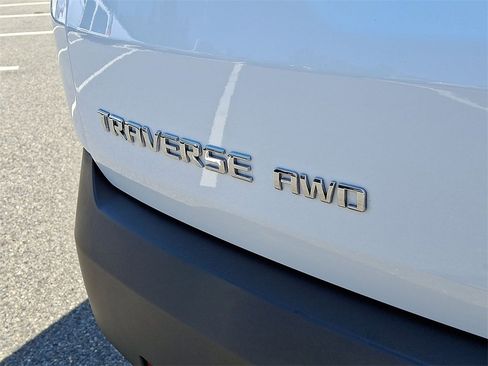 Certified 2023 Chevrolet Traverse LT image 24