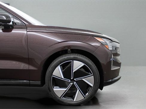 New 2025 Volvo EX90 Ultra image 13