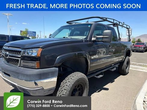 Used 2004 Chevrolet Silverado 2500 LT AWD/4WD image 3