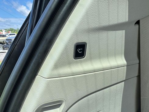 Used 2021 Chrysler Voyager Lxi FWD image 13