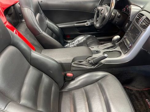 Used 2006 Chevrolet Corvette Convertible w/ Preferred Equipment Group RWD image 40