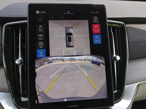New 2026 Volvo XC90 T8 Ultra w/ Protection Package Premier AWD/4WD image 17