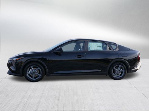 New 2025 Kia K4 LXS image 6