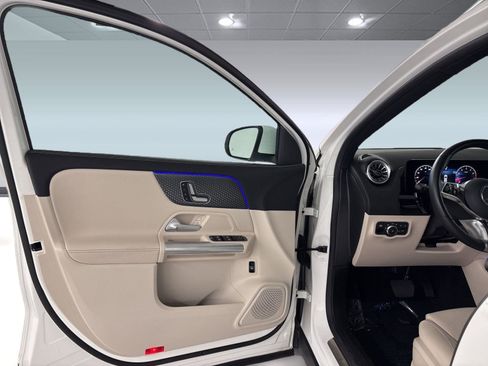 Certified 2025 Mercedes-Benz GLA 250 image 18