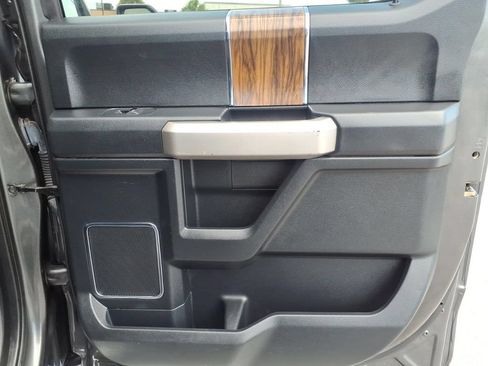 Used 2020 Ford F150 Lariat RWD image 15