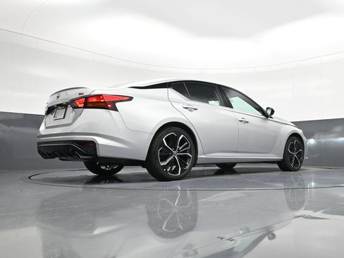 Certified 2025 Nissan Altima 2.5 SR FWD image 24