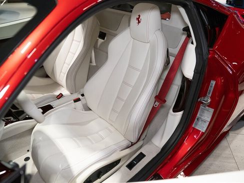 Used 2010 Ferrari 458 Italia Coupe RWD image 40