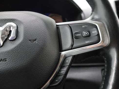 Used 2019 RAM 1500 Laramie AWD/4WD image 14