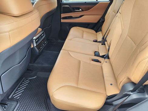 Used 2025 Lexus LX 600 4WD w/ Accessory Package (2T) image 32