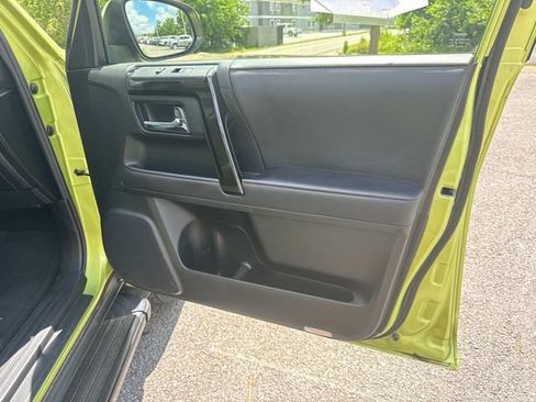 Used 2023 Toyota 4Runner TRD Off-Road Premium w/ Moonroof Package AWD/4WD image 25