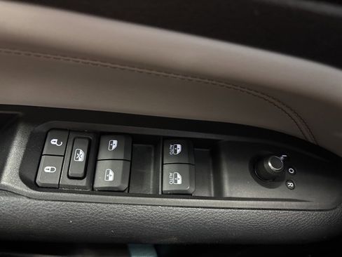 Used 2022 Jeep Compass Limited image 24