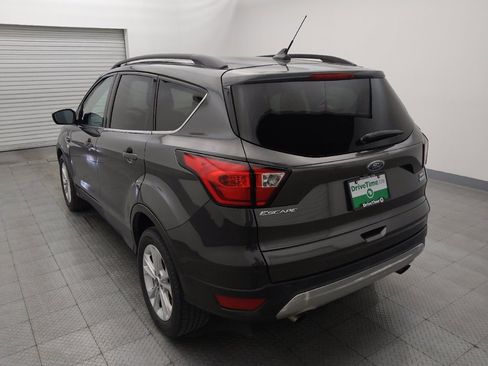 Used 2019 Ford Escape SEL image 5