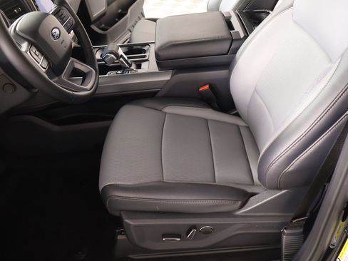 Used 2025 Ford F150 Lightning Lariat image 11