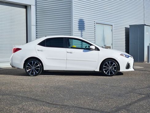 Used 2018 Toyota Corolla SE w/ SE Premium Package image 4