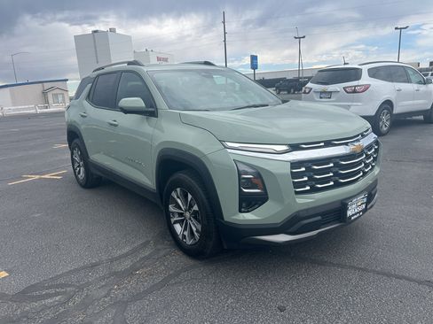 Used 2025 Chevrolet Equinox LT w/ Convenience Package II AWD/4WD image 1