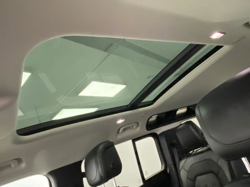 Used 2020 Land Rover Defender 110 HSE image 21
