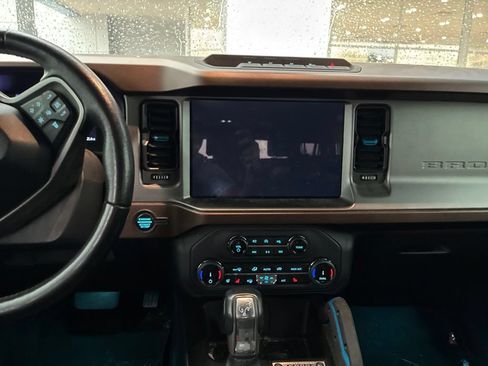 Used 2022 Ford Bronco Outer Banks w/ Sasquatch Package AWD/4WD image 15