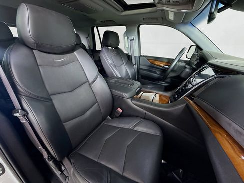 Used 2016 Cadillac Escalade Premium image 28