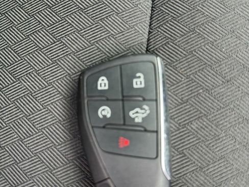 Used 2025 Chevrolet Silverado 1500 LT image 49