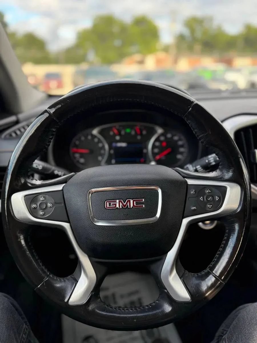 Used 2018 GMC Terrain SLE w/ Driver Convenience Package AWD/4WD image 10