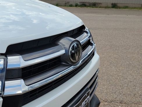 Used 2019 Toyota Highlander Limited FWD image 13