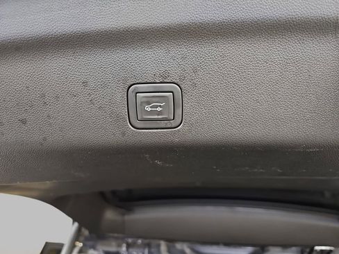 Used 2024 GMC Yukon XL Denali Ultimate image 18