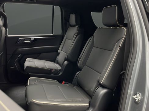 New 2026 Chevrolet Suburban Premier w/ Sun And Tow Package AWD/4WD image 22