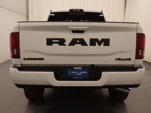 New 2026 RAM 2500 Laramie AWD/4WD image 8
