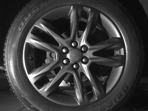 Used 2018 Chevrolet Traverse High Country w/ LPO, 'HIT The Road' Package AWD/4WD image 10