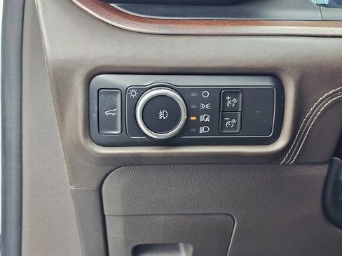 Used 2023 Ford Explorer King Ranch w/ Technology Package image 18