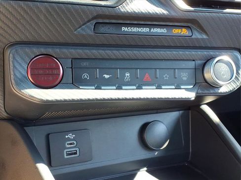 Used 2025 Ford Mustang Coupe image 25