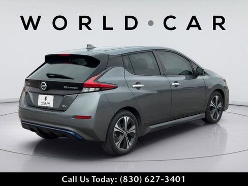 Used 2020 Nissan Leaf SV w/ SV Technology Package FWD image 8