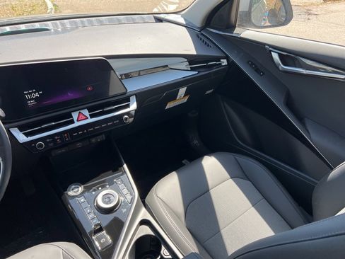 New 2025 Kia Niro EX w/ EX Cold Weather Package image 12