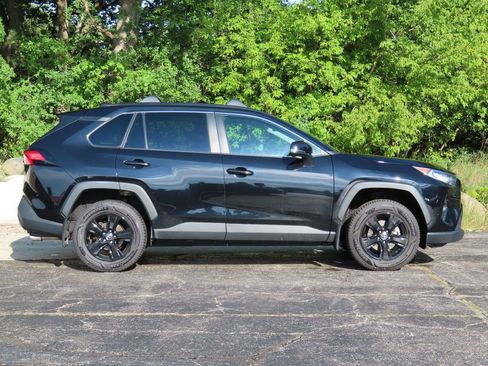 Used 2021 Toyota RAV4 XLE w/ Convenience Package AWD/4WD image 2