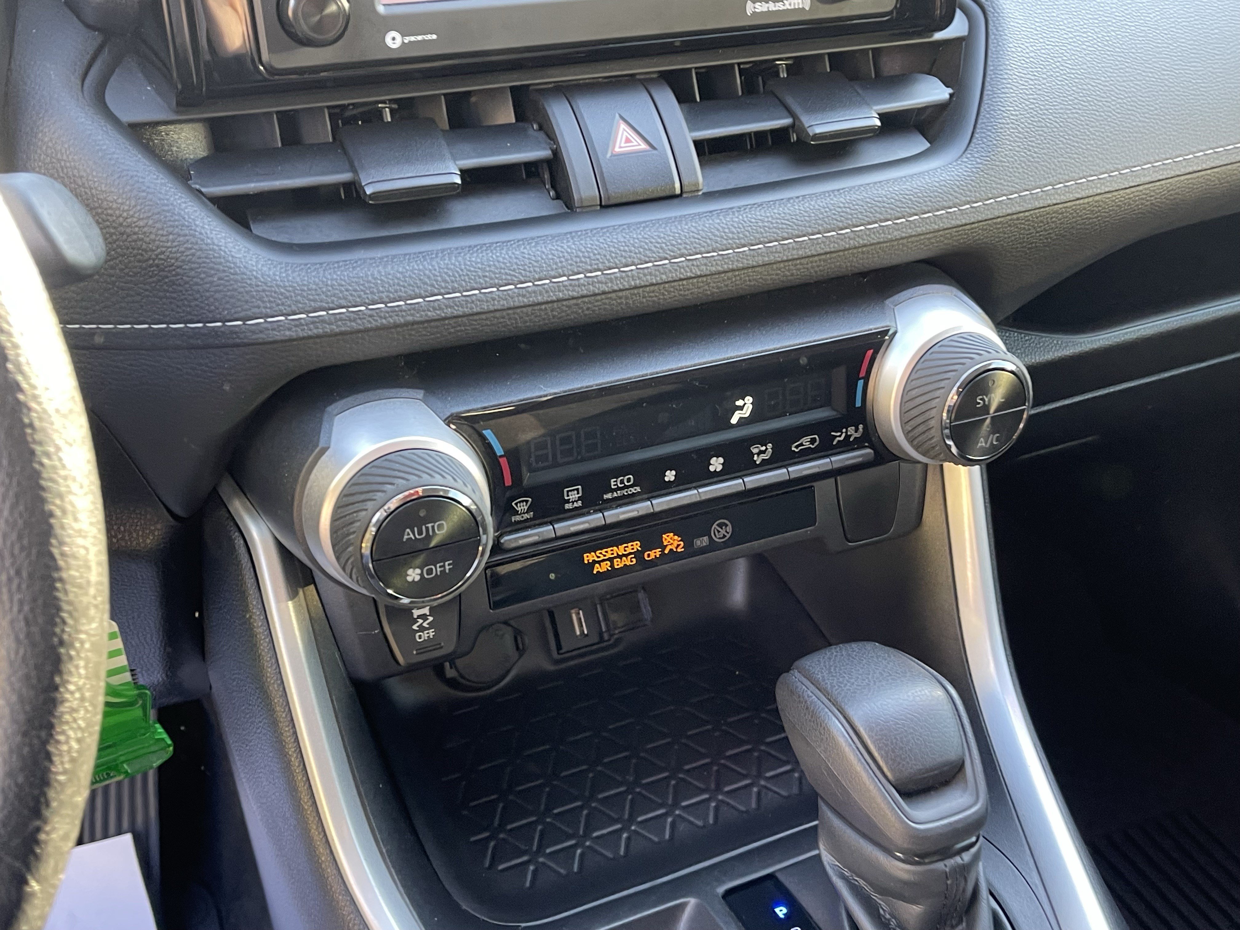 Certified 2021 Toyota RAV4 LE AWD/4WD image 23