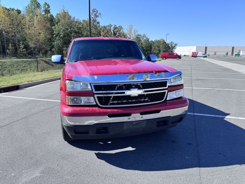 Used 2007 Chevrolet Silverado 1500 LS w/ Chrome Exterior Package image 4