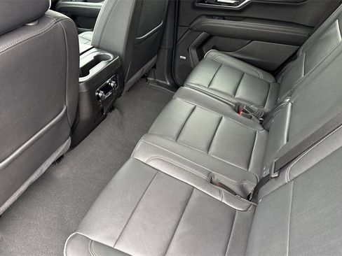 Used 2025 GMC Yukon Elevation image 5