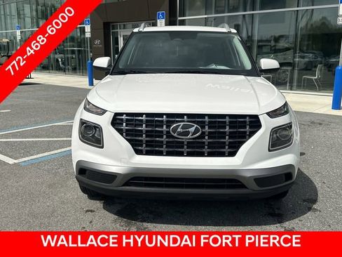 Used 2024 Hyundai Venue SEL FWD image 3