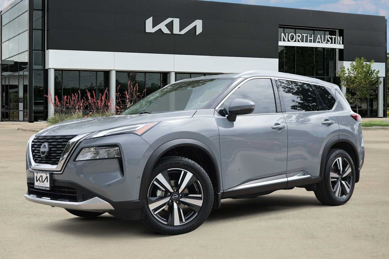 Used 2023 Nissan Rogue Platinum w/ Platinum Premium Package FWD image 1