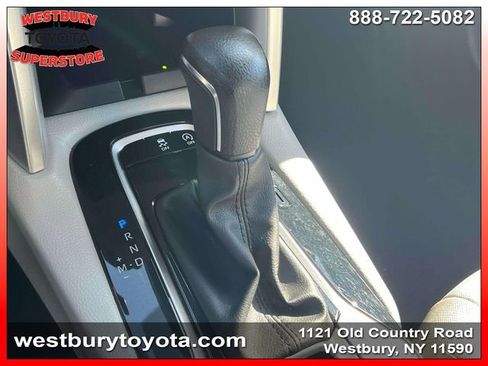 Used 2024 Toyota Corolla Cross LE w/ Moonroof Package image 27