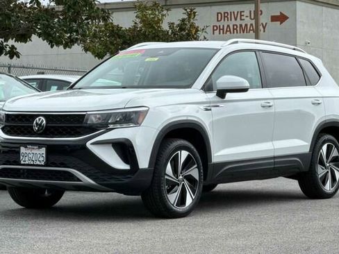 Used 2024 Volkswagen Taos SE image 8