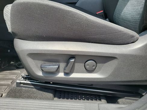 Used 2023 Nissan Rogue SV AWD/4WD image 16