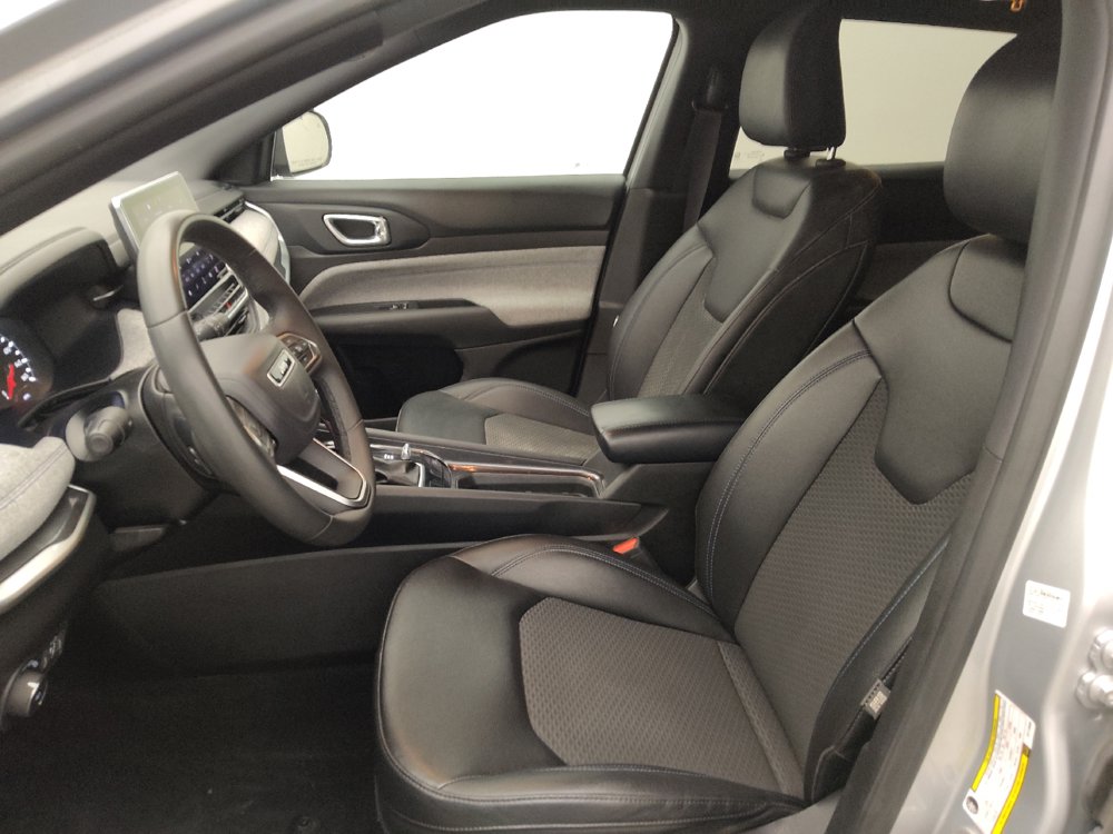 Used 2024 Jeep Compass Latitude AWD/4WD image 17