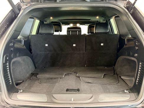 Used 2019 Jeep Grand Cherokee Limited AWD/4WD image 6