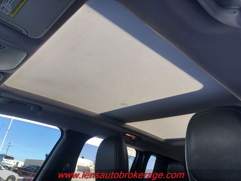 Used 2019 Jeep Renegade Trailhawk image 17