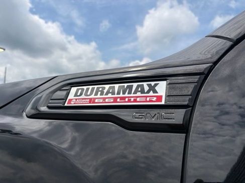 Used 2022 GMC Sierra 2500 Denali w/ Denali Black Diamond Edition AWD/4WD image 14