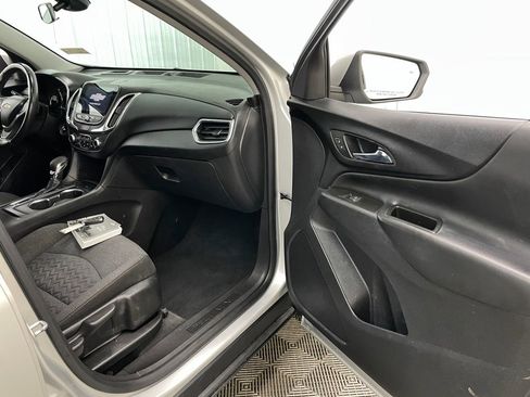 Used 2022 Chevrolet Equinox LT image 38