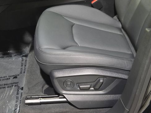 Used 2023 Audi Q7 2.0T Premium w/ Convenience Package AWD/4WD image 16